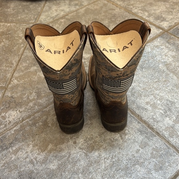 Boys ariat boots, size 3 - Picture 3 of 4